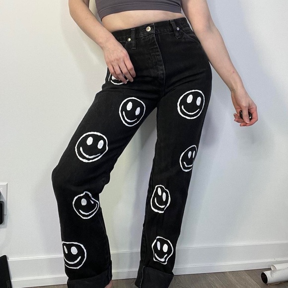 Vintage wrangler hand painted smiley face mom jeans - Picture 3 of 4